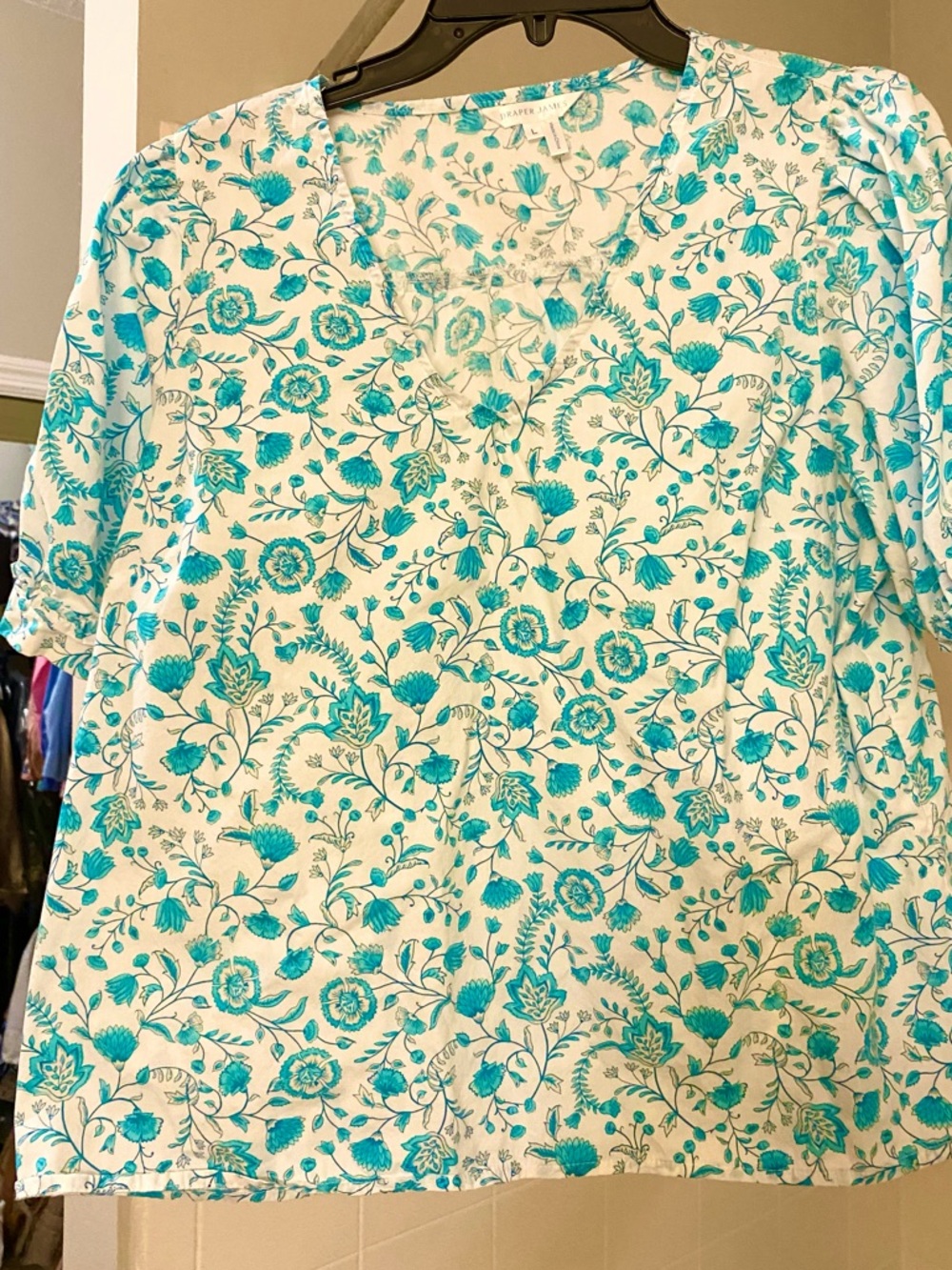 Draper James Aqua & Teal Floral 100% Cotton Short Sleeve Button Up Blouse. Sz L